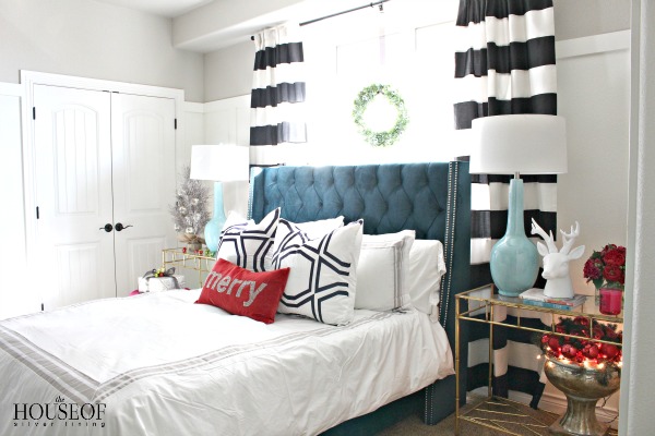 be-my-guest-for-christmas-bedroom-navy-black-white