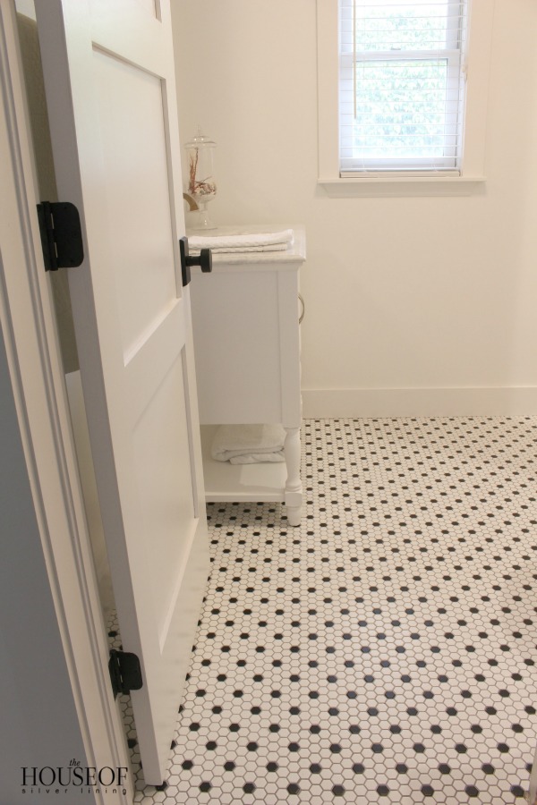 black-and-white-modern-bathroom-8