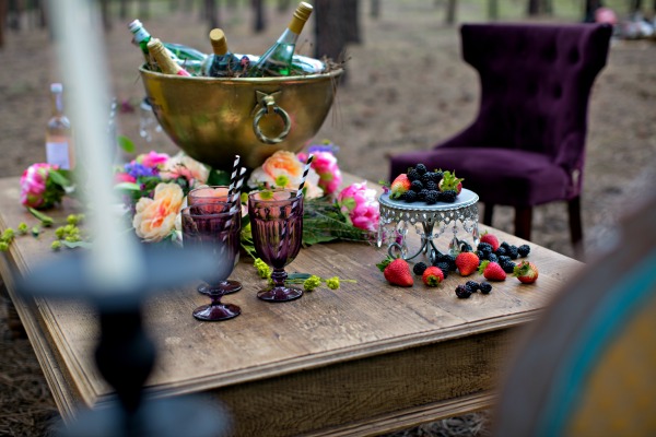 beautiful-tablescape-in-the-forest-2