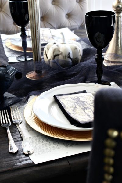 Elegantly Spooky Halloween Table - The House of Silver Lining