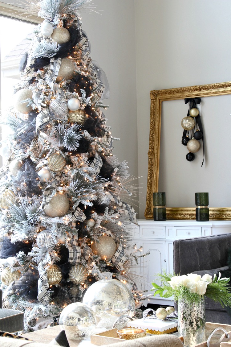 Blogger Stylin' Home Tours Christmas 2016  The House of Silver Lining