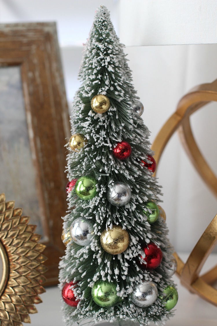 Decked & Styled Holiday Tour - A Christmas Bedroom - ZDesign At Home  Best  christmas tree decorations, Cool christmas trees, Elegant christmas trees