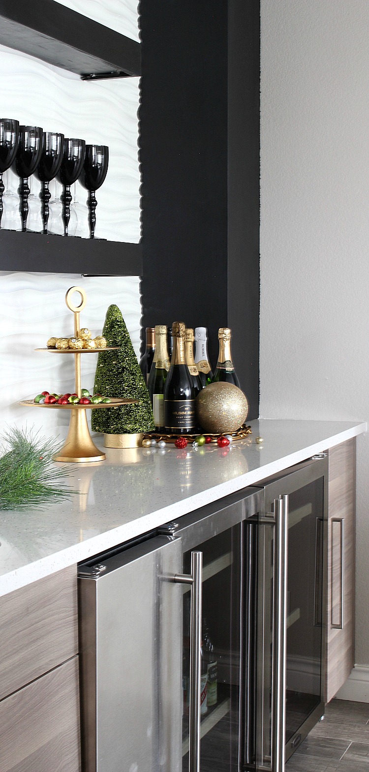 modern-home-bar-christmas-8