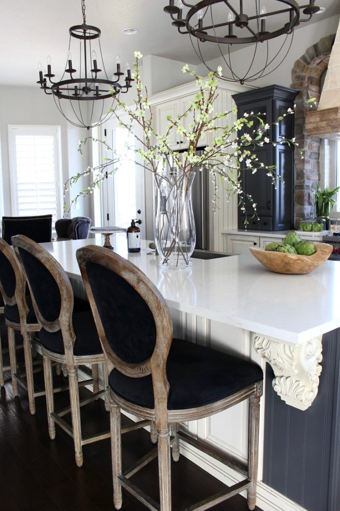 Spring Home Tour 2017: Simple Spring Styling Tips - The House of Silver ...
