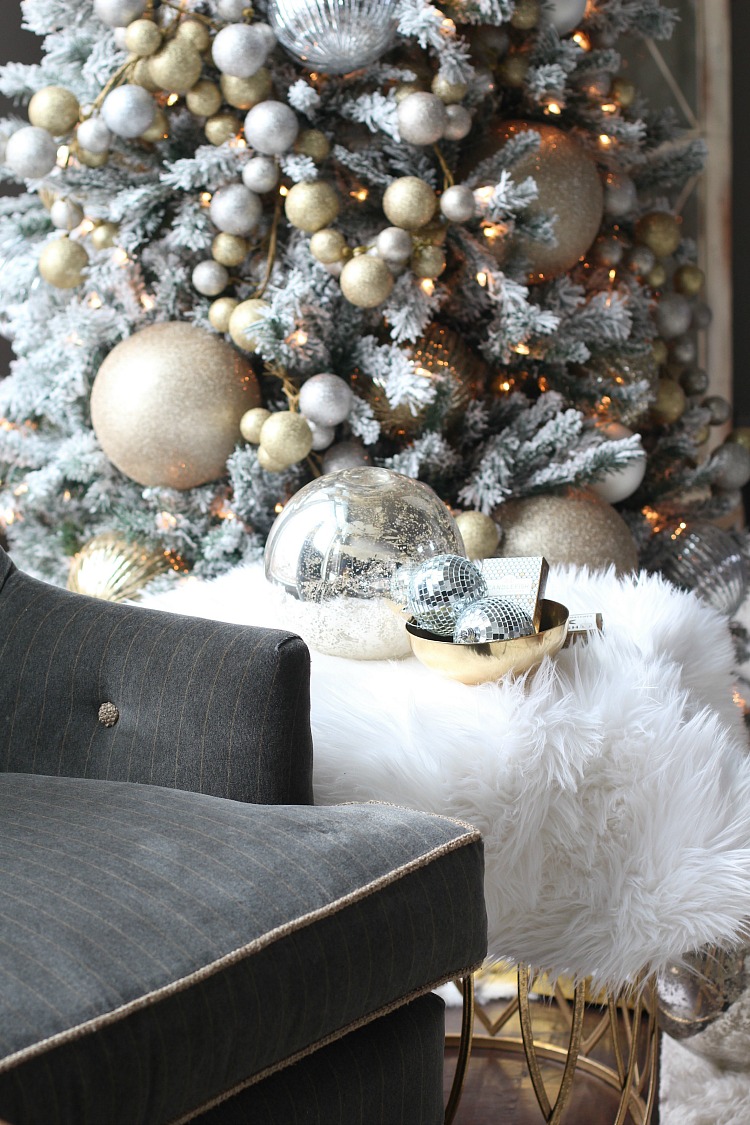 The Forest Modern Christmas Home Tour: The Kitchen - The House of Silver  Lining