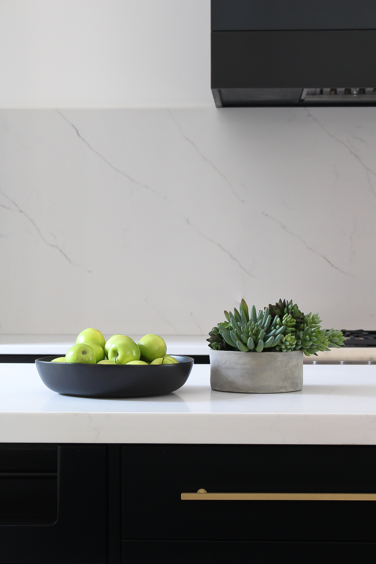 quartz backsplash in kitchen