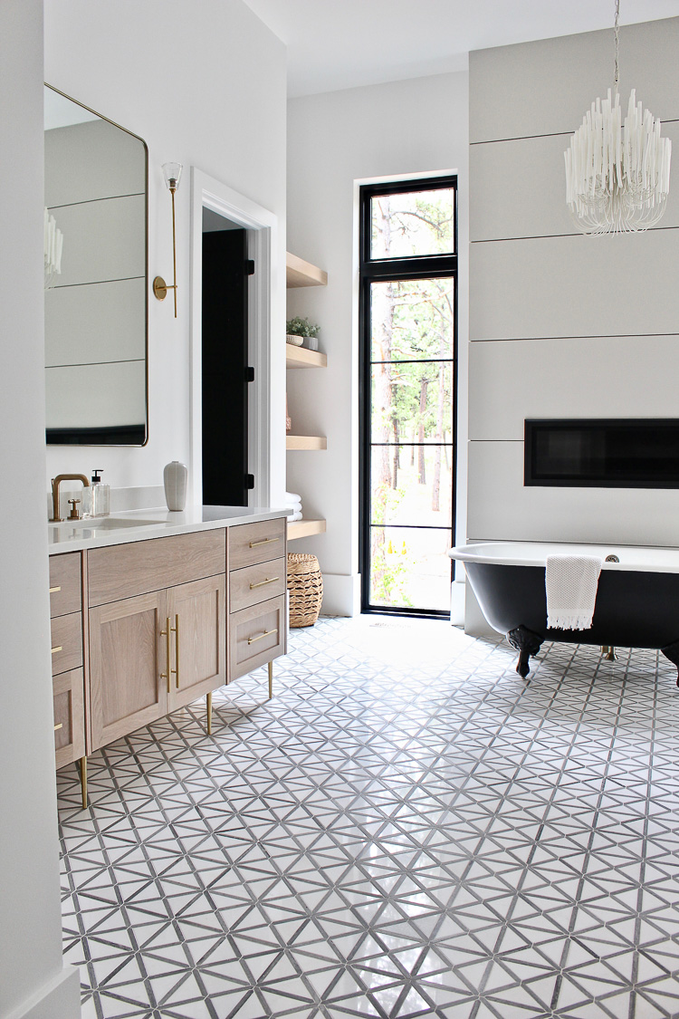 Caitlin's First MOTO Reveal - A Vintage Bathroom Gets A Modern