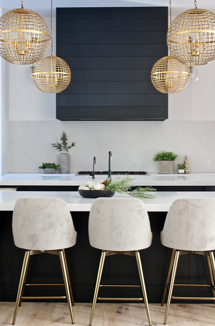 christmas-decorations-modern-kitchen-black-shiplap-hood