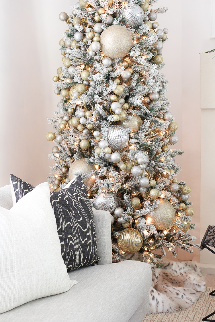 The Forest Modern Christmas Home Tour: The Kitchen - The House of Silver  Lining