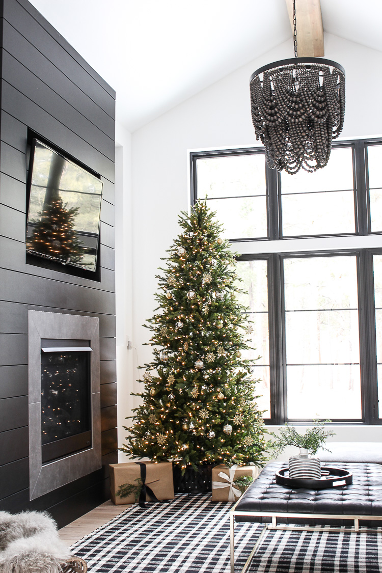 The Forest Modern Christmas Home Tour: The Kitchen - The House of Silver  Lining