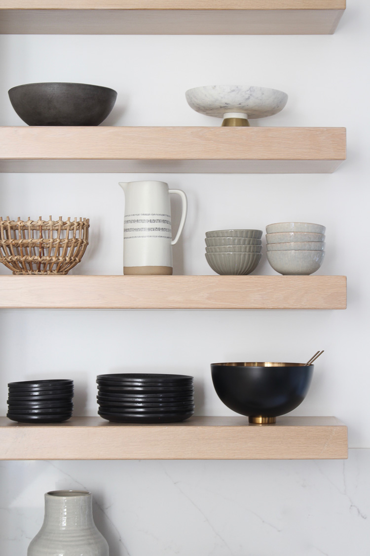 Kitchen shelves for discount plates