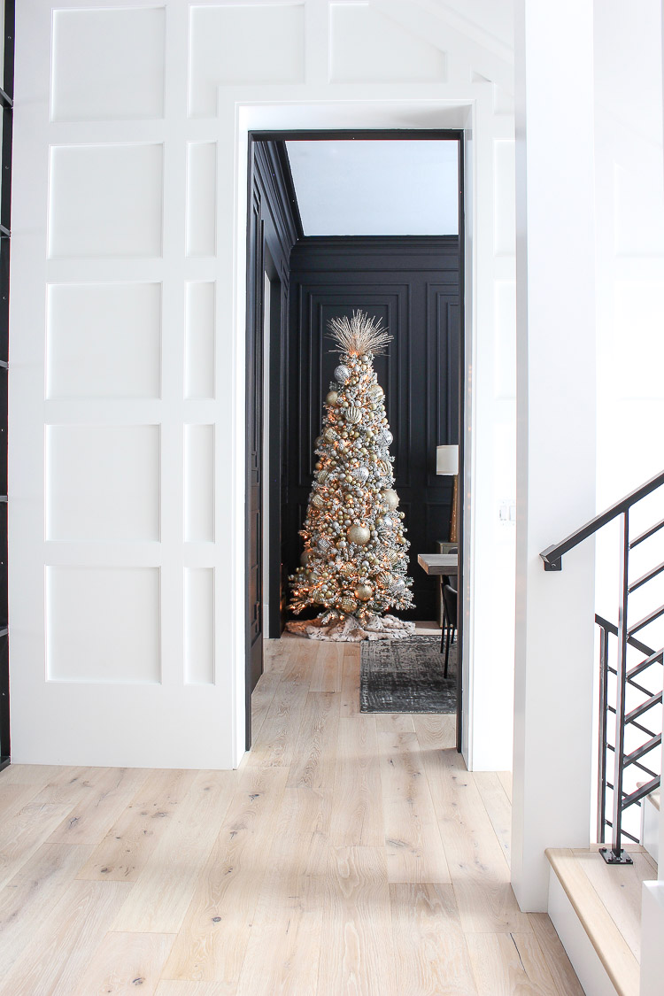 The Forest Modern Christmas Home Tour: The Kitchen - The House of Silver  Lining