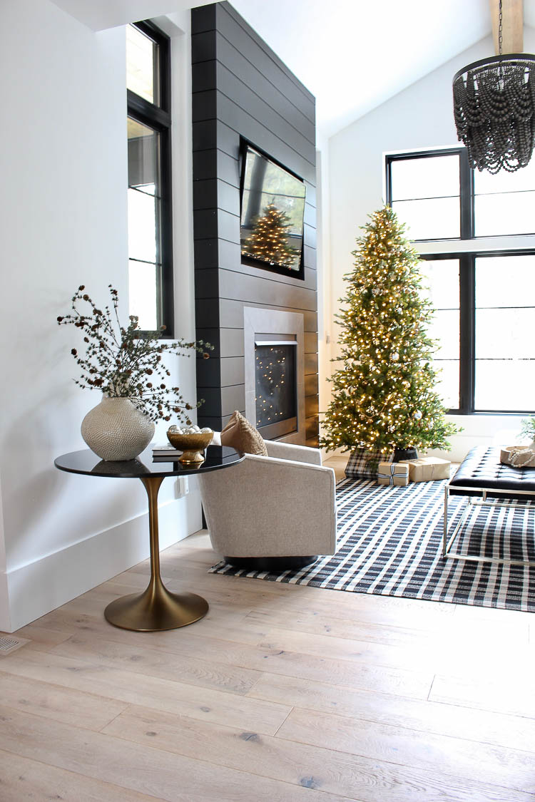 The Forest Modern Christmas Home Tour: The Kitchen - The House of Silver  Lining