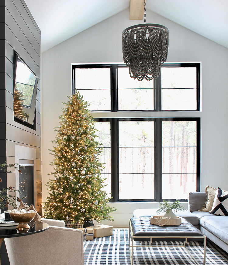 The Forest Modern Christmas Home Tour: The Kitchen - The House of Silver  Lining