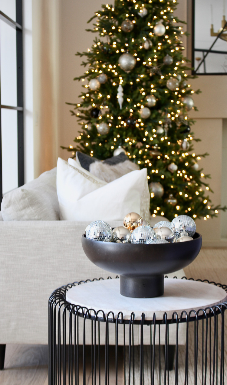 Christmas Home Tour 2022 - The House of Silver Lining