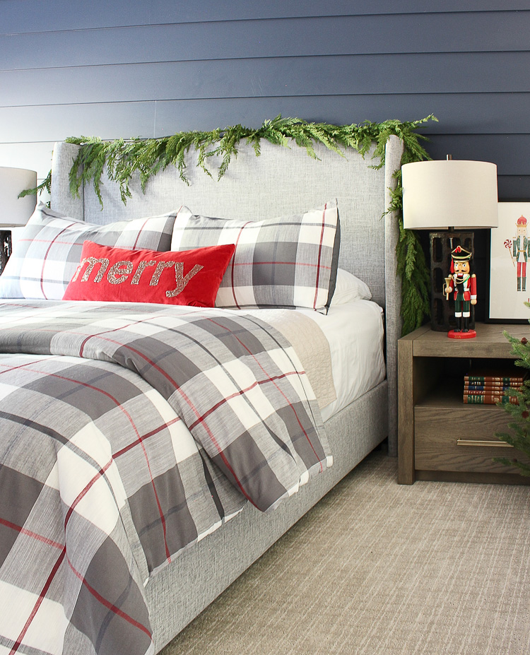 cozy-holiday-bedroom