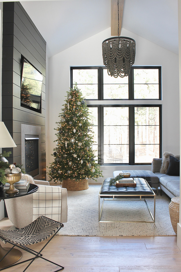 Christmas Home Tour 2022 - The House of Silver Lining