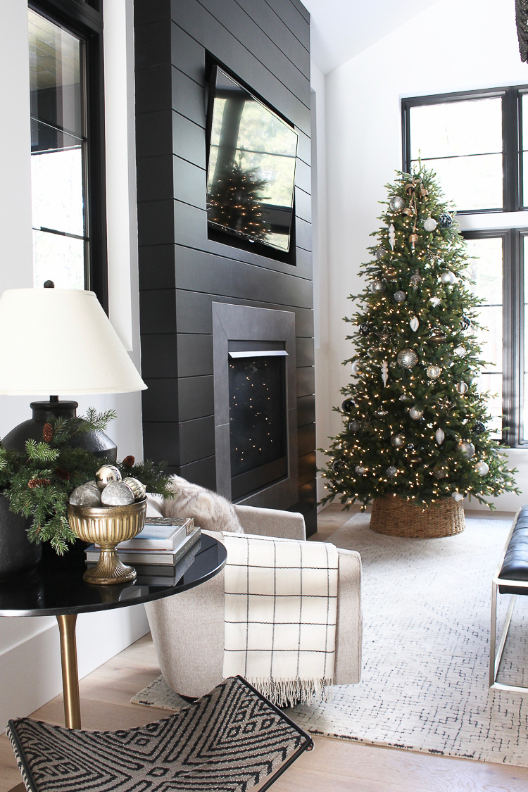 The Forest Modern Christmas Home Tour: The Kitchen - The House of Silver  Lining