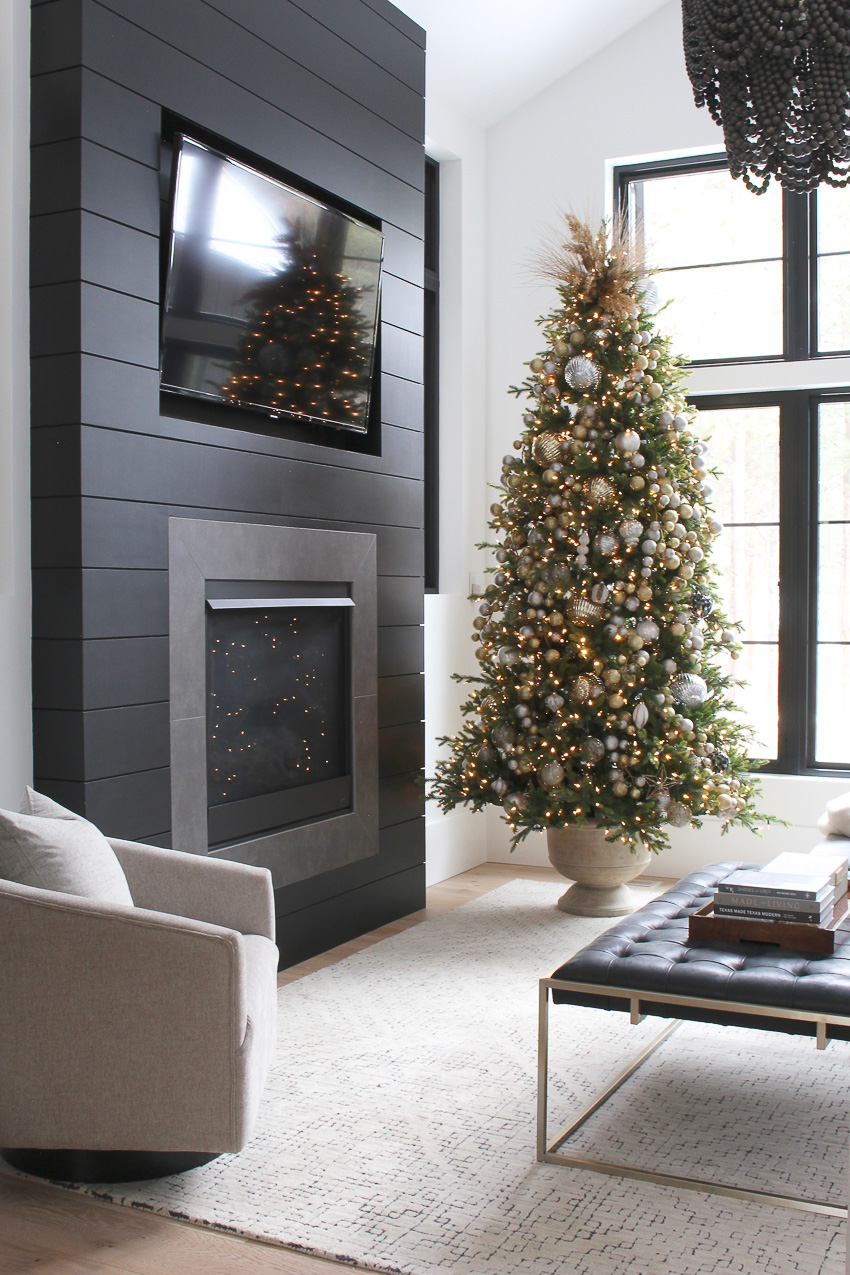 The Forest Modern Christmas Home Tour: The Kitchen - The House of Silver  Lining