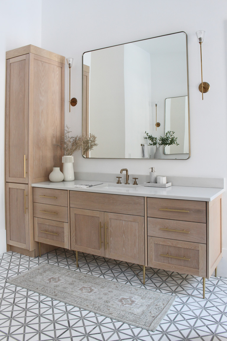 white-oak-vanity-marble-floor